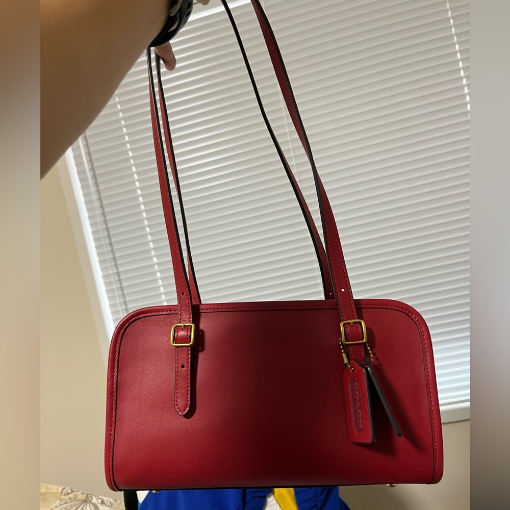 Coach swing zip Red Leather Shoulder Bag